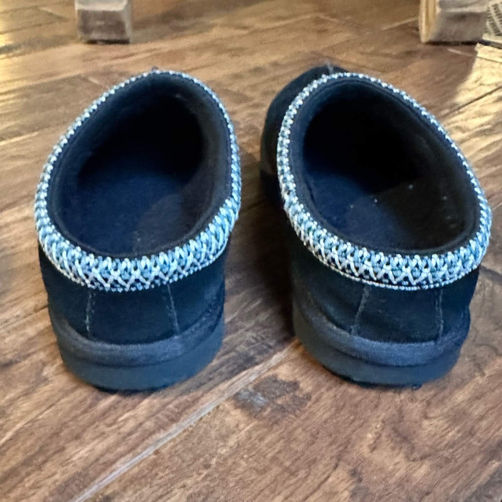 UGG Youth Tasman II Black Slippers - Picture 4 of 5